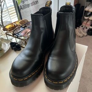 Dr. Marten Bex Chelsea boots